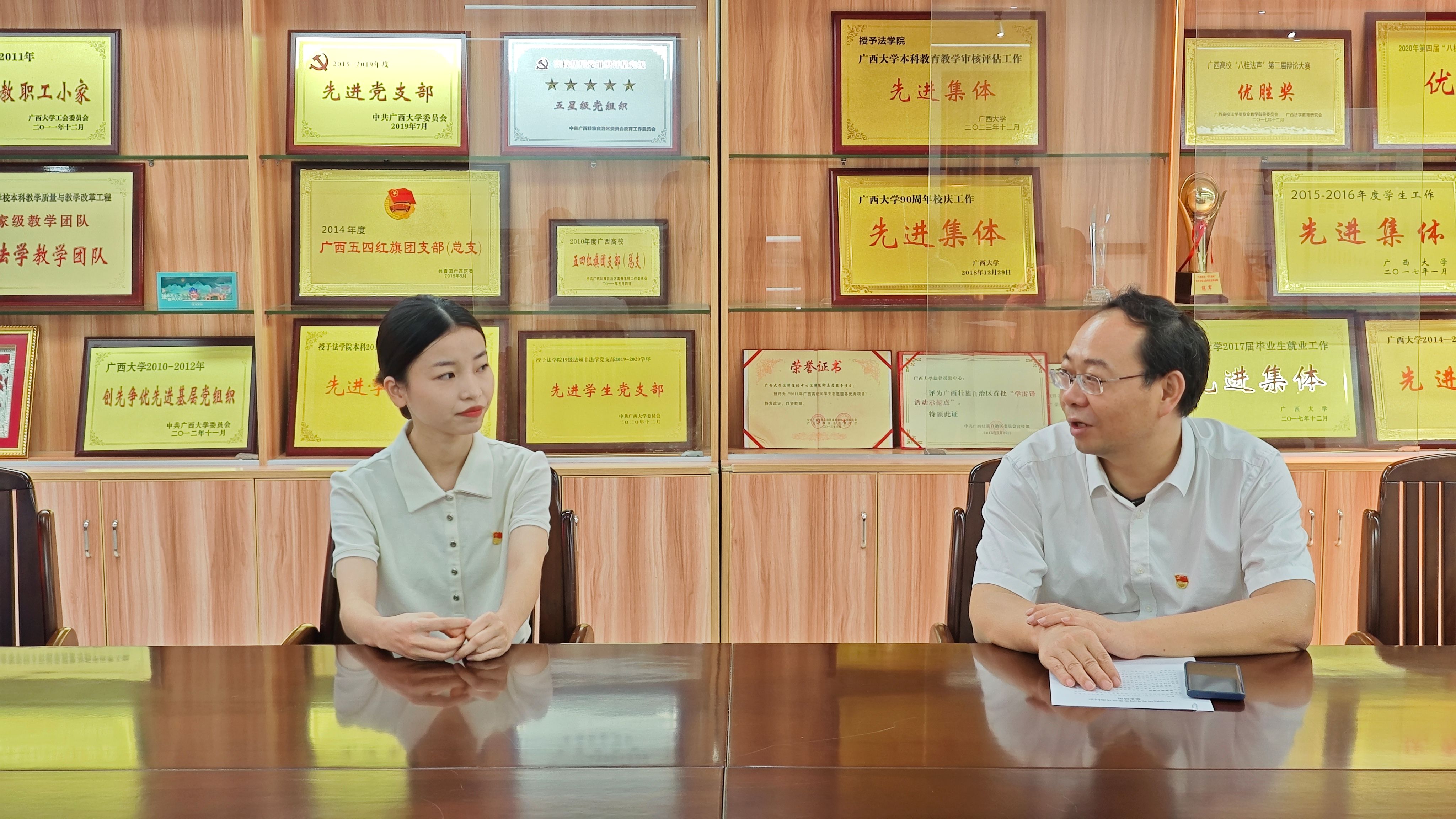 校领导看望慰问公司员工党员